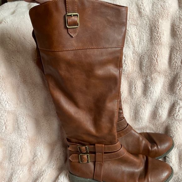 American Eagle brown tall boots. - Picture 2 of 7